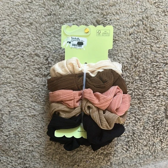 NWT Sunday State Multicolor Scrunchie Set - Picture 3 of 3